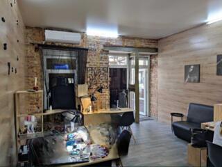 31077. Продам фасадное помещение на ул. М. ...