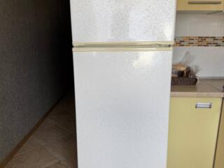 Продам Холодильник Атлант