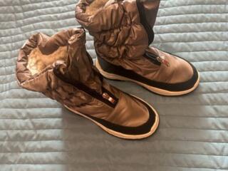 Продам детские зимние сапоги