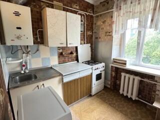 Продается двухкомнатная квартира на Красных Казармах.