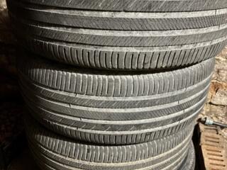 Продается летняя резина 235/55R19 Цена 1000 р