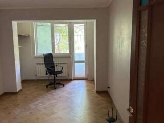 Продам 3-комнатную квартиру рядом с парком Победы