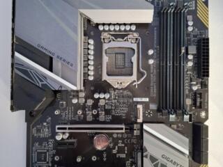 Продам материнскую плату gigabyte z590 gaming x