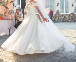 Продаётся шикарное свадебное платье