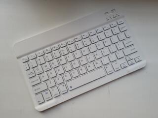 Новая беспроводная клавиатура Bluetooth