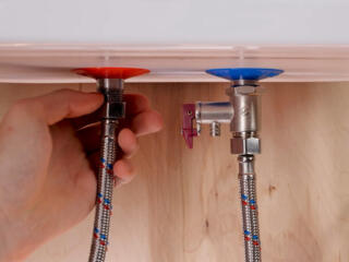 Установка бойлеров. Монтаж кондиционера.