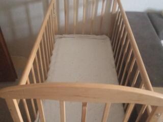 Продам детскую кроватку