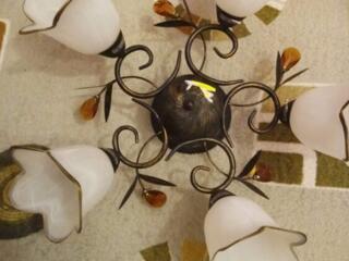 Продам 2 большие люстры недорого, 350 руб.