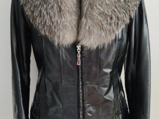 Зимняя, кожаная куртка.