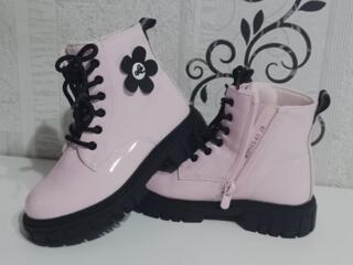Ботинки на девочку