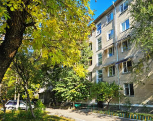 Удобная квартира в жилом состоянии. На Ленинском.