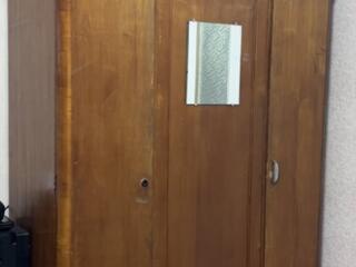 Продам шкаф советский