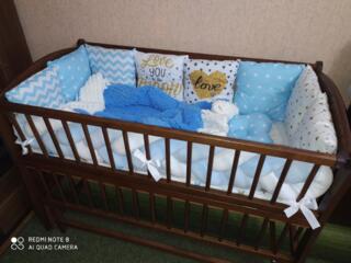 Продам кроватку с маятником и откидной боковиной