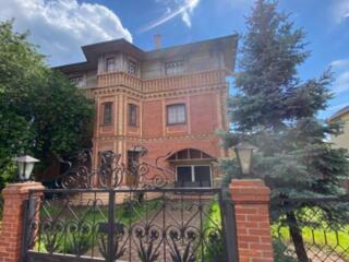 34353 Продам просторный 3-этажный дом на улице ...