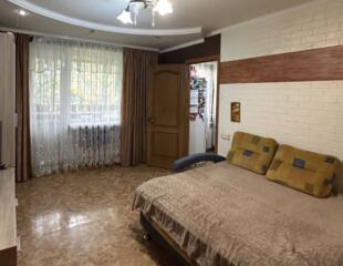 Предлагается к продаже трехкомнатная квартира на Героев Обороны ...