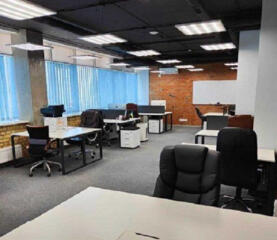 Оренда офісу з новим ремонтом і меблями, в Дарницькому районі, ...