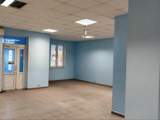 Пропонується в оренду комерційна нерухомість в Дарницькому районі по .