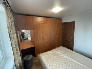 Сдаётся двухкомнатная квартира. Днепровский район, улица Краковская, .