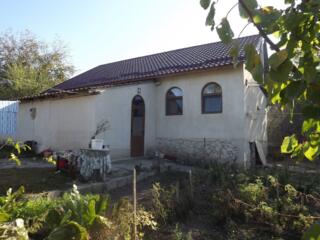 Urgent!!! 27.000 euro p-ru casa capitala cu incalzire autonoma, beci..