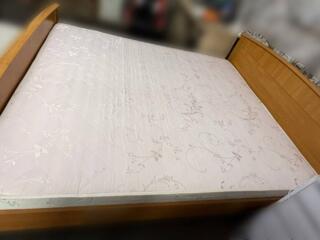 Продам кровать с матрасом