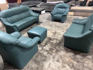 Комплект мягкой мебели из кожи