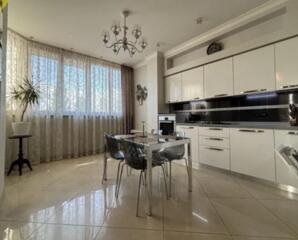 36183. В продаже стильная квартира с авторским ...