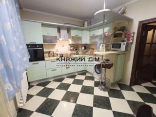 Шикарна 3-х кімнатна роздільна на пр-т Бажана 14. м. Осокорки. Площа: 