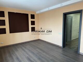 Продаж 2-кімнатної квартири на Позняках, вул. Срібнокільська, 2А.