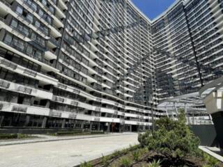 Предлагается к продаже просторное парковочное место площадью 19,2 м² .