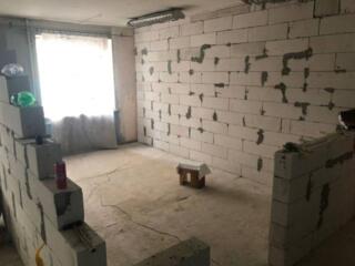 Продаётся помещение на первом этаже с фасадным входом, в нежилом ...