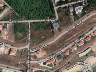 Участок на берегу Черного моря./Сосновый берег