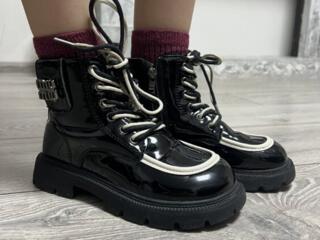 Лаковые демисезонные ботинки 32 размер