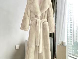 Продам новую современную шубу модель 2025 года