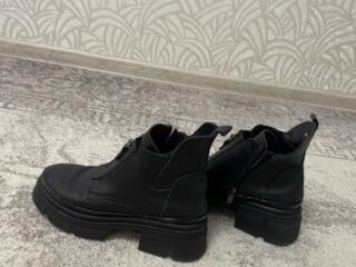 Кожаные ботинки