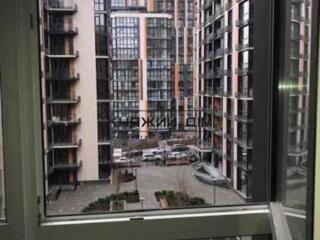 Планування: - кухня-студія з виходом на лоджію - три окремі спальні - 