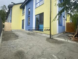 В центрі Ірпеня продається видовий таунхаус площею 98 м2. Поряд вся ..