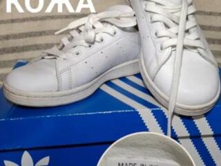 Кроссовки адидас