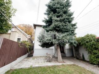 Se oferă spre chirie casă în 2 nivele amplasată în sectorul ...