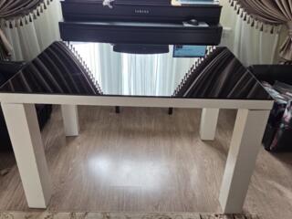 Стеклянный стол б/у