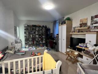 Срочно! Продам 2 комнатную квартиру в центре города.