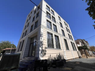 Chirie clădire noua de oficii cu suprafata de 1200 mp în 4 nivele, ...