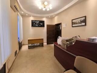 Продается просторное, ухоженное помещение в самом центре города — ...