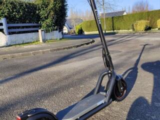 Продам электросамокат NAVEE