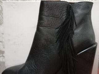 Продам кожаные ботинки