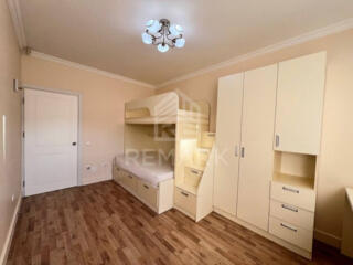 Apartament spațios cu 3 camere la Botanica!   Suprafața de 70 mp., ...