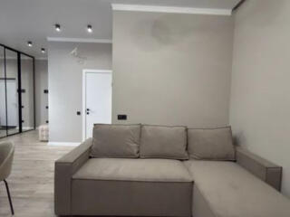 Продам квартиру 65.7 кв. м., 11/17, новый дом, жк Одиссей.