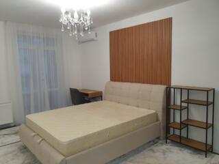 Apartament modern cu 3 Camere de Închiriat pe Termen Lung, Centru