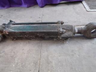 Продам гидроцилиндр б. у.