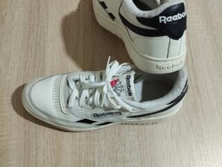 Продам кроссовки