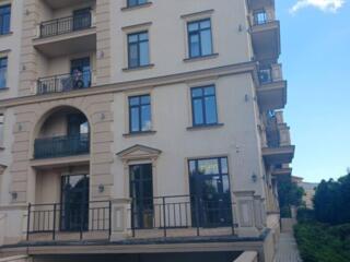 В продаже комерческая недвижимость 142,4 кв.метров в районе ТЦ ...